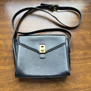 Vintage Cole Haan Black Leather Crossbody Gold Turn Lock Classic 90s Bag